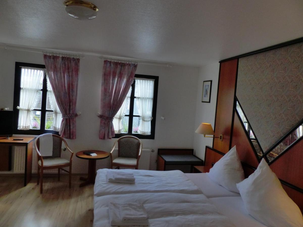 Hotel Zur Post Dabringhausen - Contactless Self Check-In Wermelskirchen Bagian luar foto