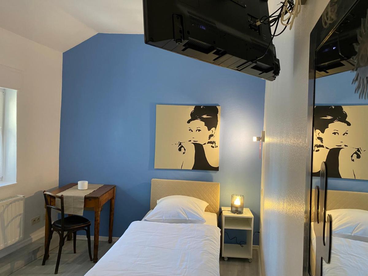 Hotel Zur Post Dabringhausen - Contactless Self Check-In Wermelskirchen Bagian luar foto